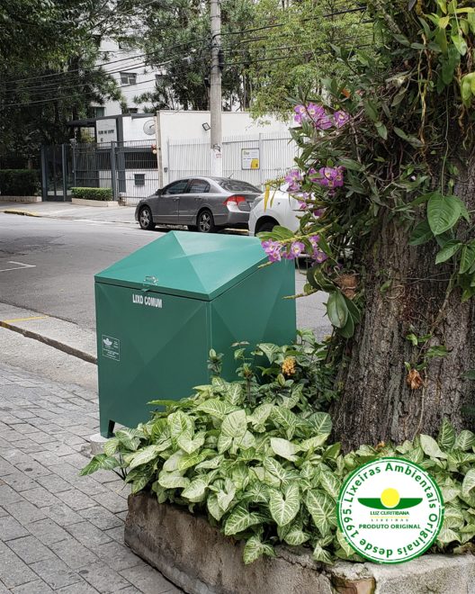 Lixeira aço condomínio calçada